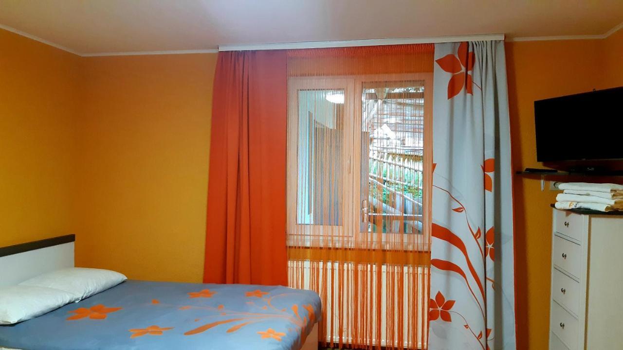 Dacha Podobovets 127 Hotel Стая снимка
